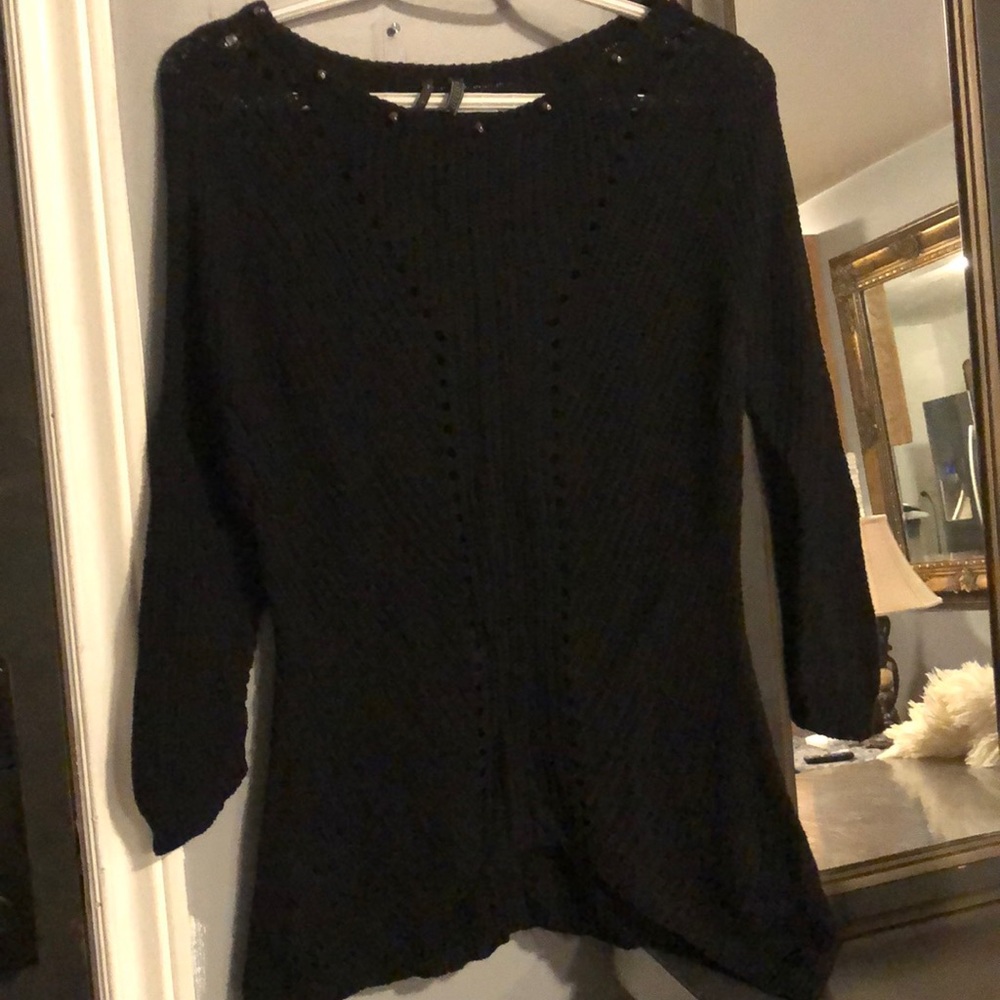 Sale 🏷‼️‼️ any 2️⃣ for $30 Guess tunic sweater